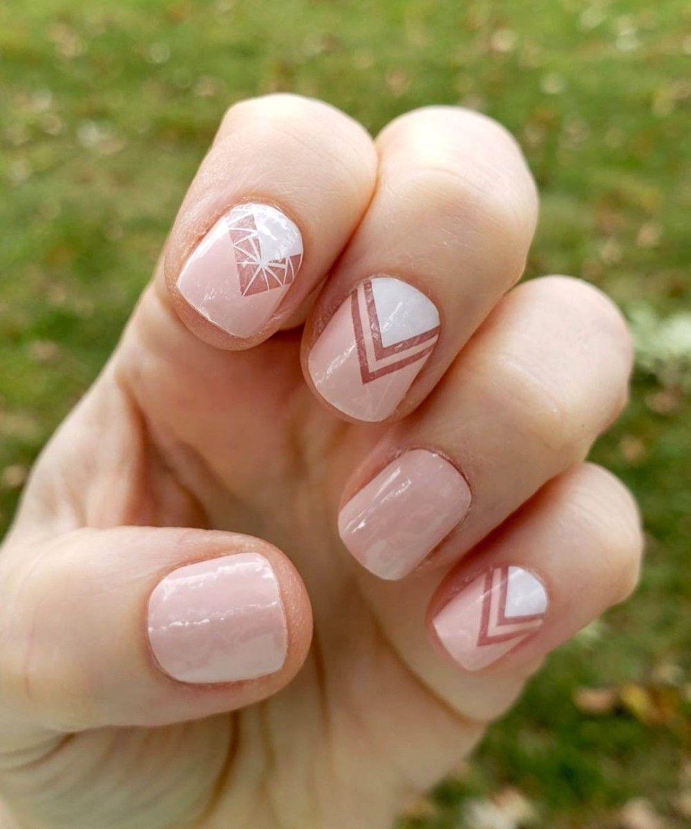 Short Tribal Pink Nails Pictures Photos And Images For Facebook Tumblr Pinterest And Twitter