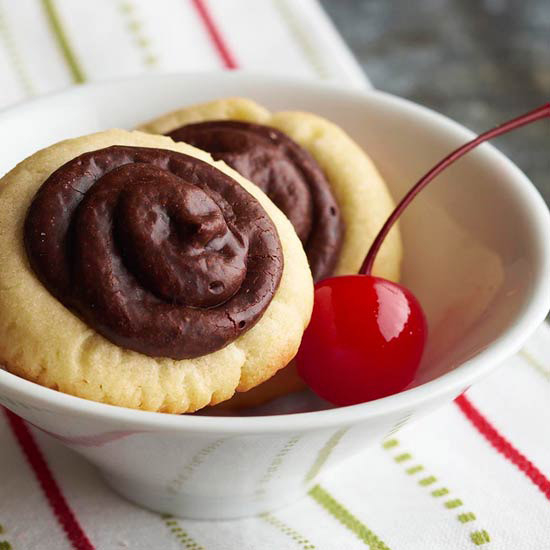 Cherry chocolate cookies