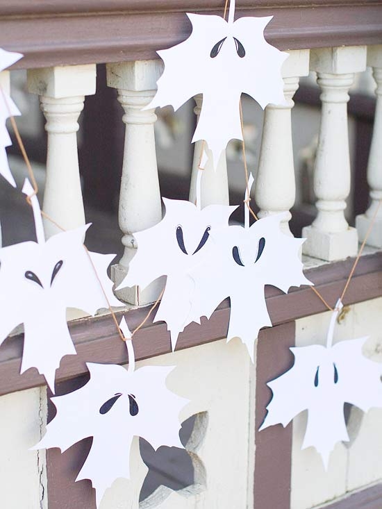 Paper leaf ghost garland Paper leaf ghost garland