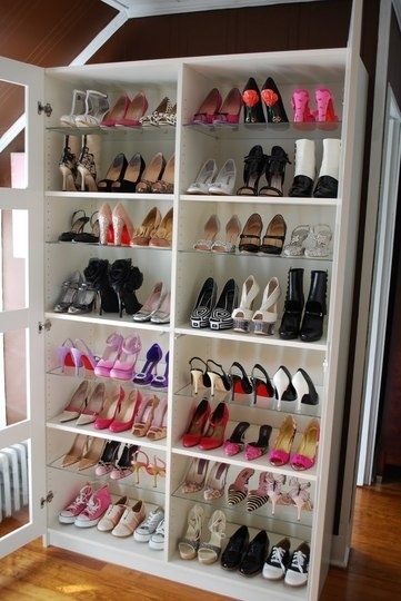 Shoe stack storage Shoe stack storage
