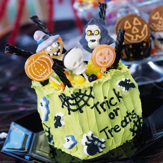 Spooky spice cake
