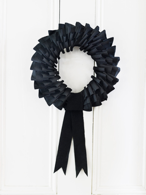Black wreath Black wreath