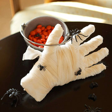 Mummy hand Mummy hand