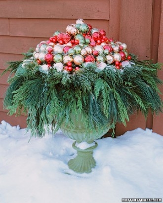 Lighted urn topper
