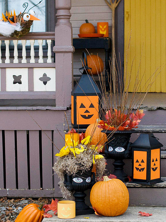Halloween planters and pumpkins Halloween planters and pumpkins