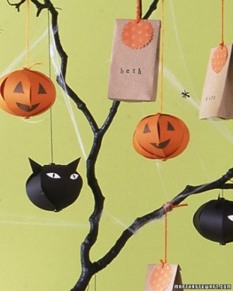 Bewitching halloween tree decorations Bewitching halloween tree decorations