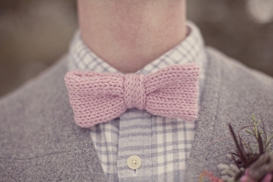 Knit bowtie