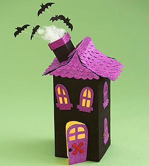 Haunted house luminary