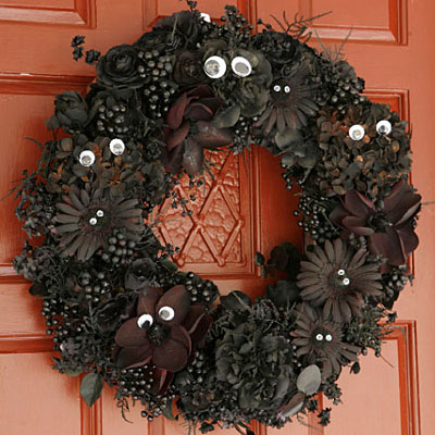 Horrifying halloween wreath Horrifying halloween wreath