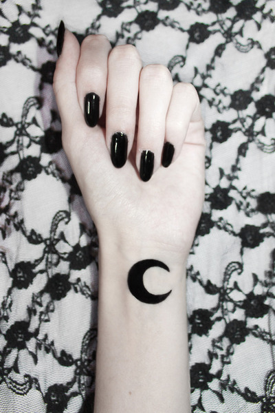Black nails