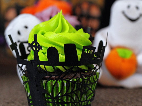 Graveyard cupcake