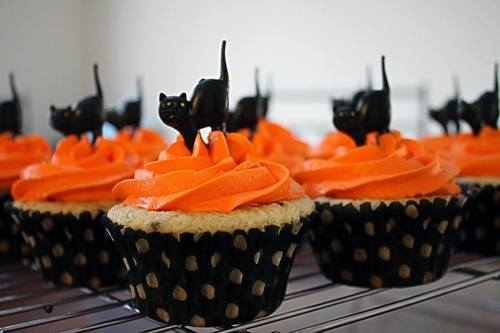 Black cat halloween cupcakes Black cat halloween cupcakes