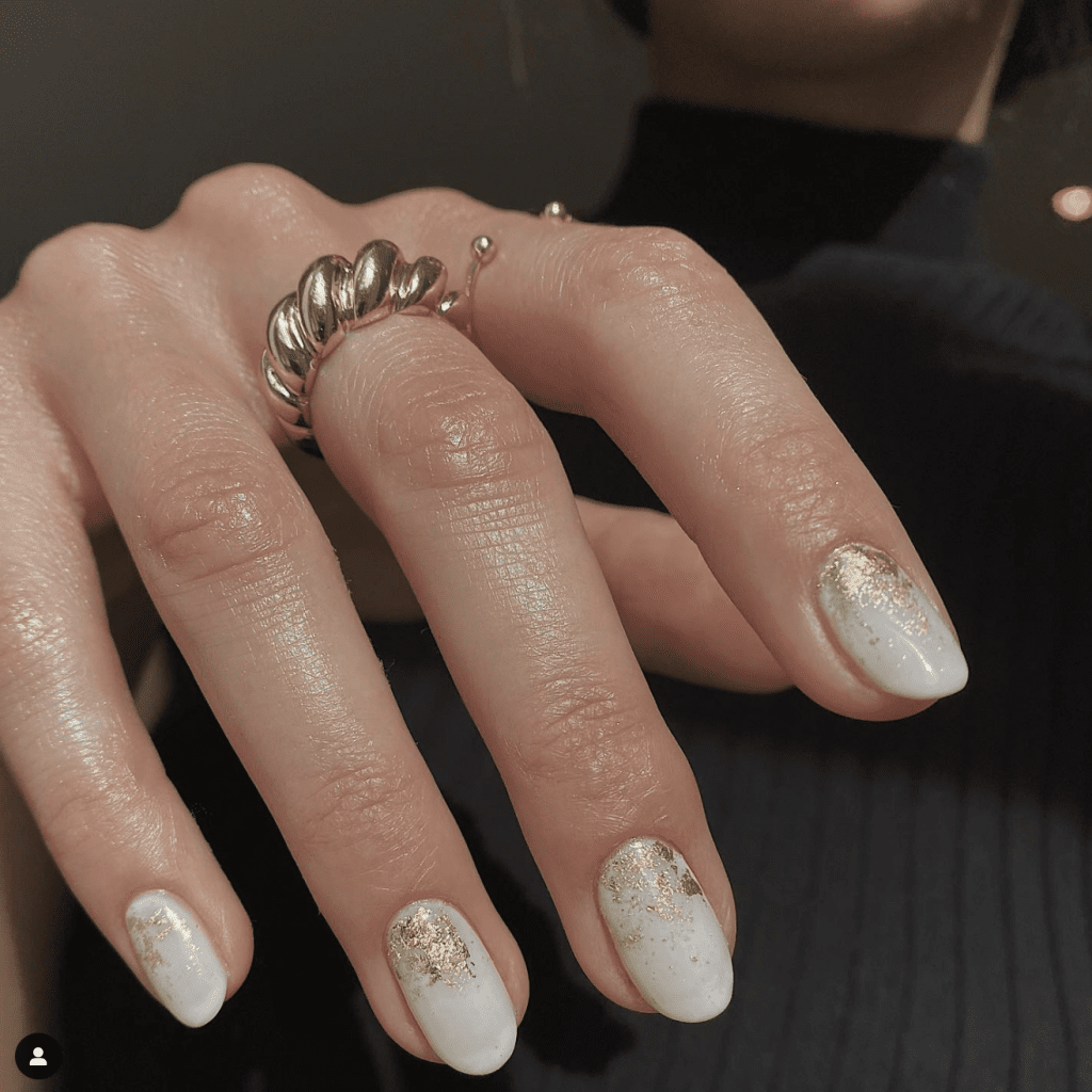 White Nails With Gold Glitter Pictures, Photos, and Images for Facebook