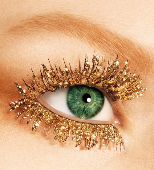 Golden shimmer eye lashes