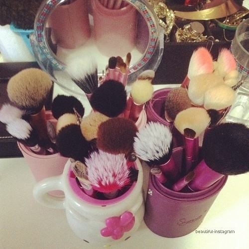 Makeup brush storage Makeup brush storage