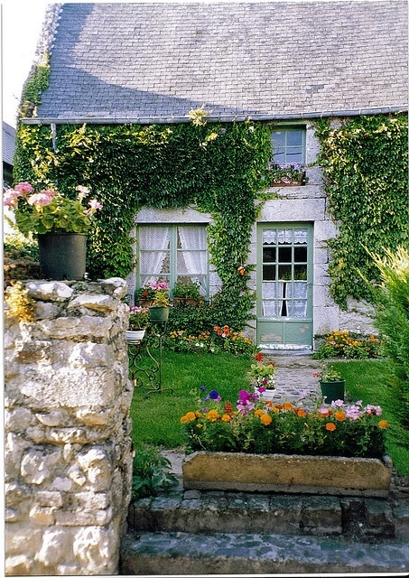 Sweet Little House