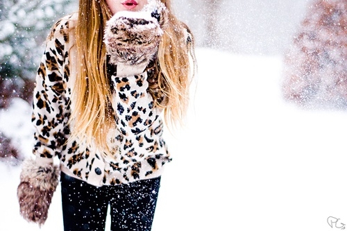 Snowy kisses