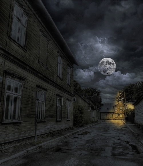 Glow of the moonlight Glow of the moonlight