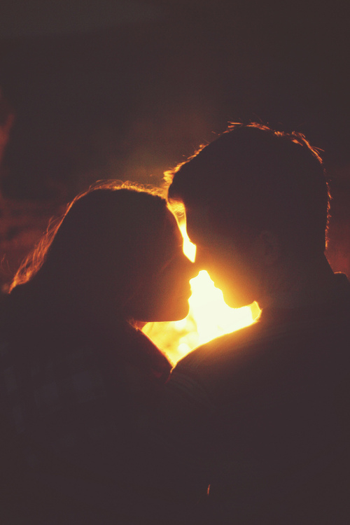 Fireside kiss Fireside kiss