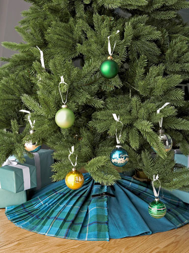 Christmas tree skirt Christmas tree skirt