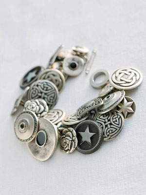 Button jewelry for beginners