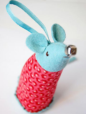 Jingle bell mouse