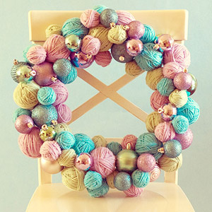 Yarn ball and ornament wreath Yarn ball and ornament wreath