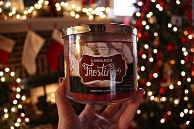 Cinnamon frosting candle