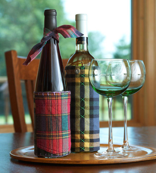Wine wrapping christmas gifts
