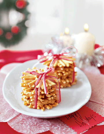 Coffee cream sandwich cookies