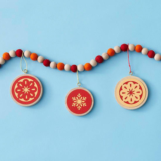 Wooden snowflake garland Wooden snowflake garland