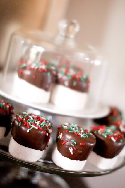 Christmas Chocolate Dipped Marshmallows Christmas Chocolate Dipped Marshmallows