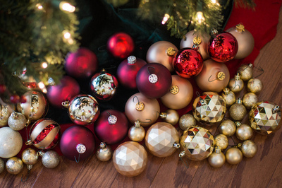 Ornaments and baubles Ornaments and baubles