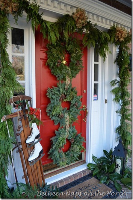 Triple ring wreath display