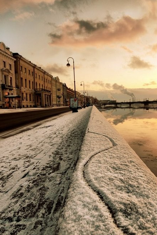 Snow tracks