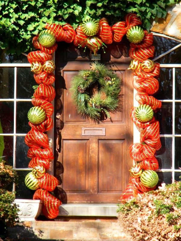 Large bauble pathway decor Large bauble pathway decor