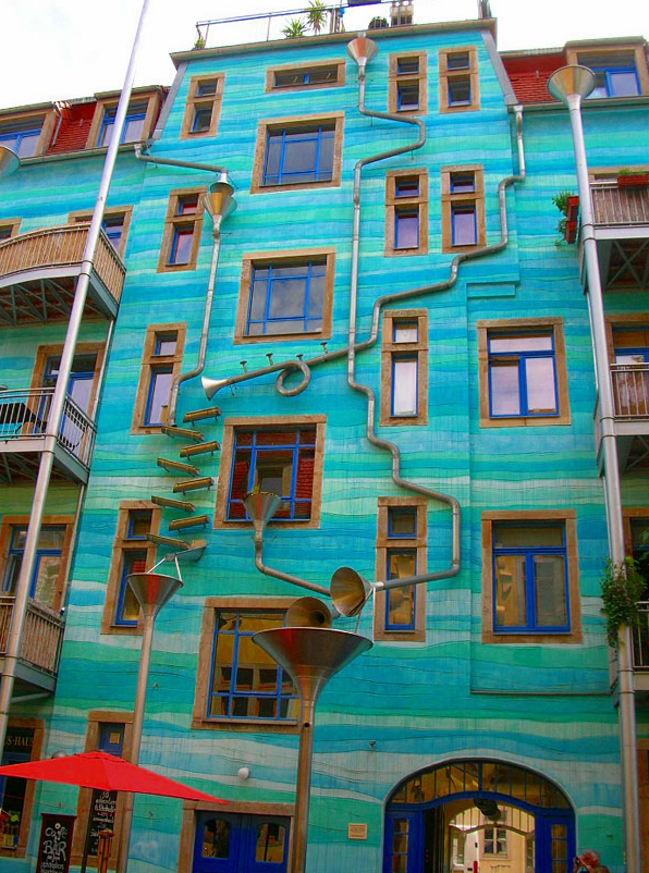 Wall that plays music in the rain Wall that plays music in the rain