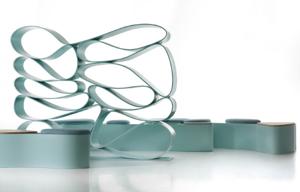 Looping bookshelf