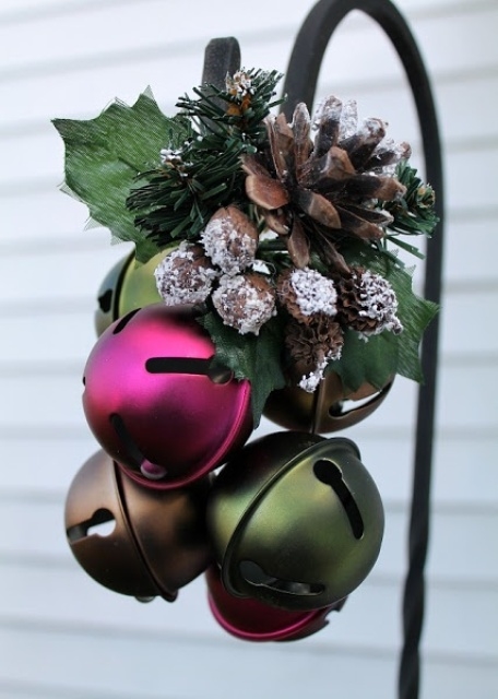Pinecone jingle bells