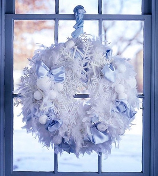 Winter snowflake wreath
