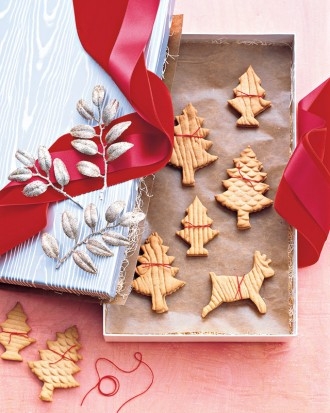 Spiced cardamom cookies
