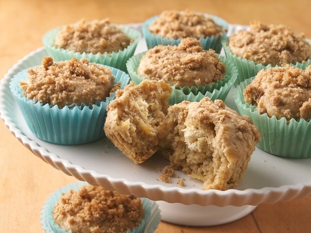 Apple cream cheese muffins