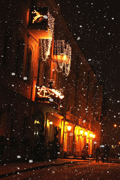 Night time snowfall Night time snowfall