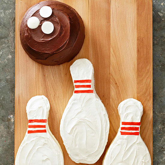 Go bowling cake