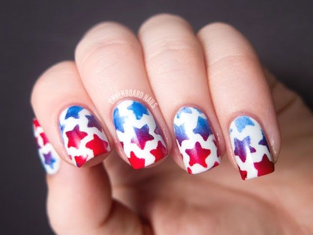 Stenciled stars nails Stenciled stars nails