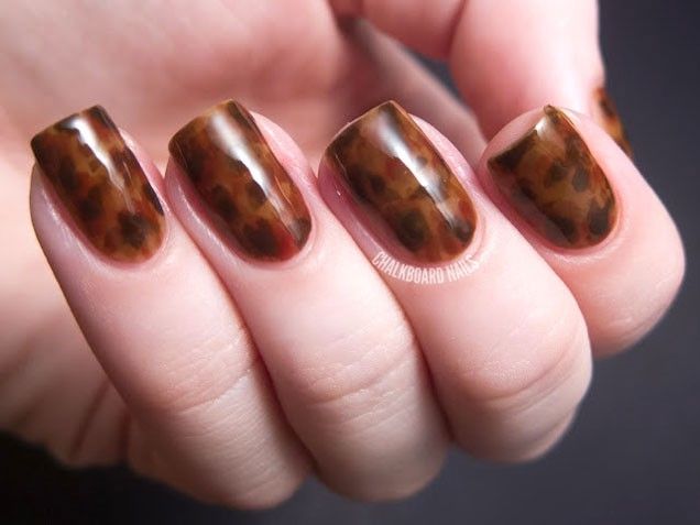 Tortoiseshell tip nails