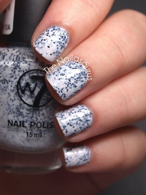 Salt and pepper nails