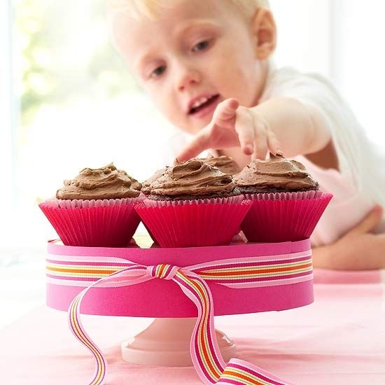 Decorated dessert pedestal Decorated dessert pedestal