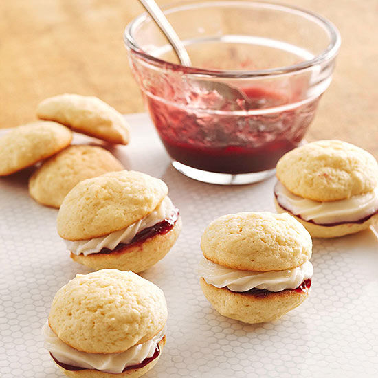 Mini raspberry and white chocolate whoopie pies Mini raspberry and white chocolate whoopie pies
