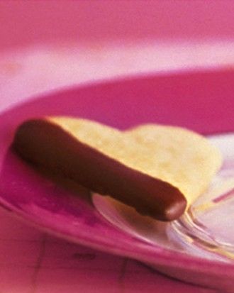 Chocolate dipped shortbread hearts Chocolate dipped shortbread hearts